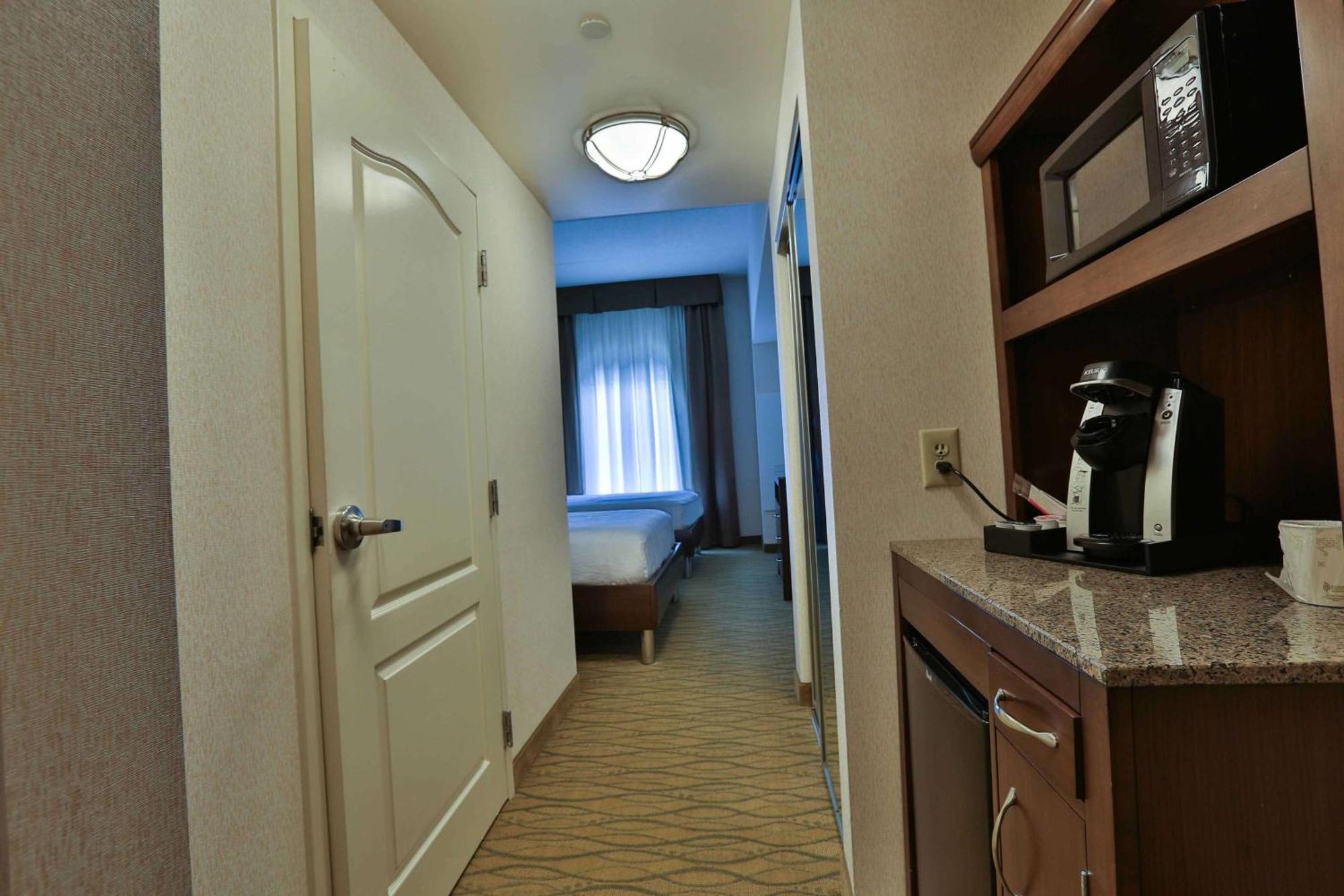 Hilton Garden Inn סטייט קולג' מראה חיצוני תמונה