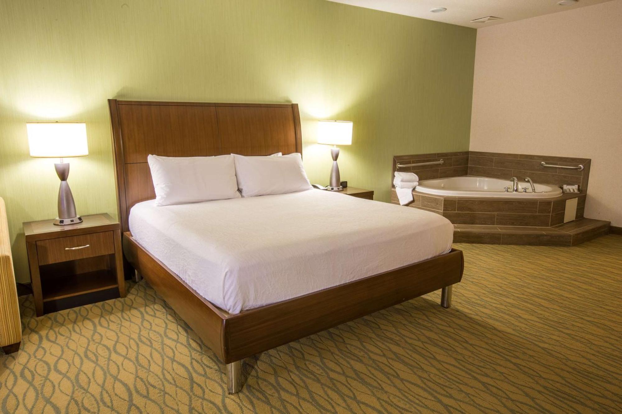 Hilton Garden Inn סטייט קולג' מראה חיצוני תמונה